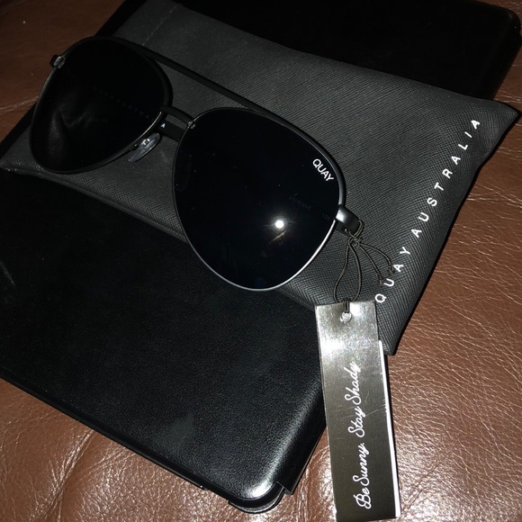 MAKE AN OFFER✔️ QUAY NWT SUNGLASSES STYLE VIVIENNE - Picture 3 of 4